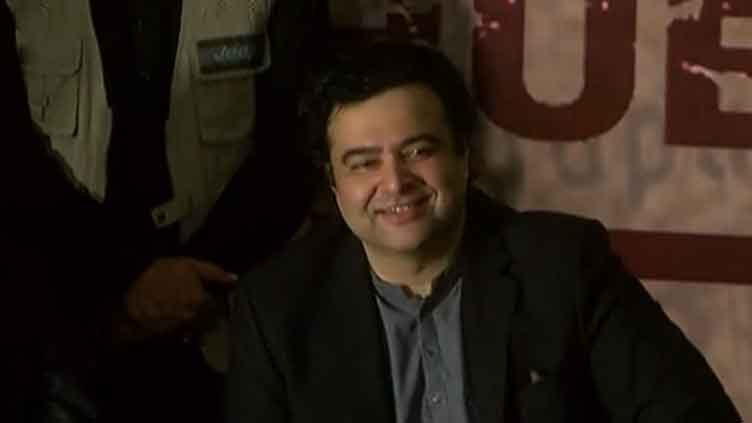 Kamran Shahid enters showbiz with directorial debut