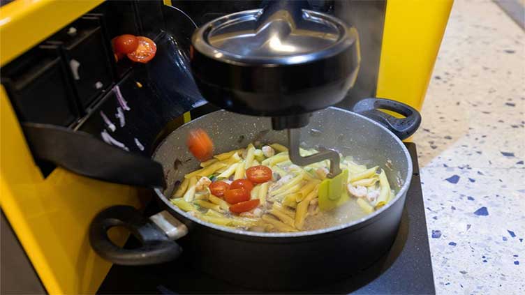 Croatian restaurant offers one pot menu cooked by robotic chef