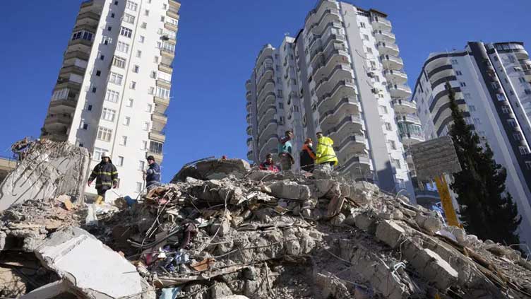  Turkiye arrests building contractors six days after quakes