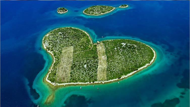 Perfect Valentine: Part of Croatia's heart-shaped island up for sale