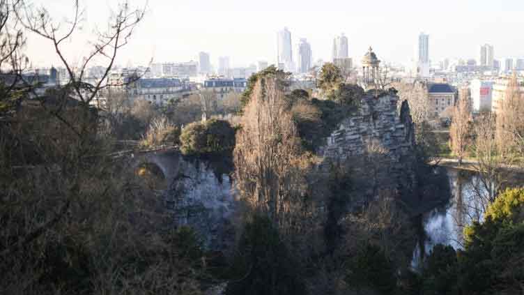 Woman's remains found in bag in Paris park: security source