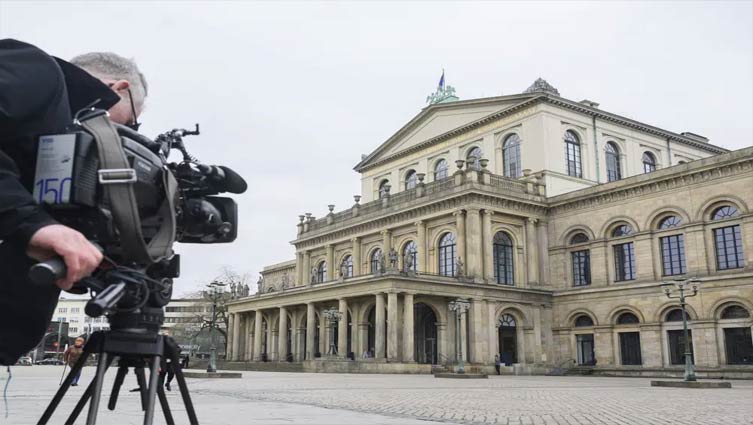 German ballet director suspended over feces attack on critic