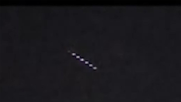 Starlink satellites prompt reports of UFOs in Illinois sky