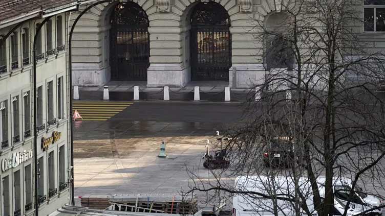 Man with explosives arrested outside Swiss parliament