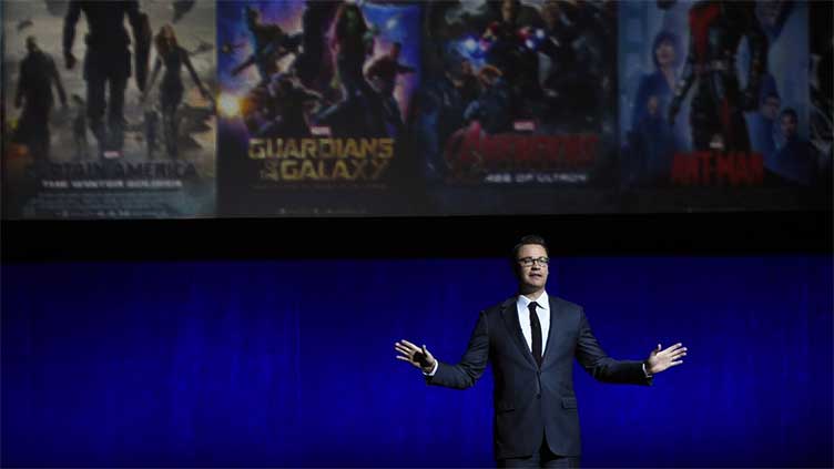 Dave Hollis, Disney exec turned self-help author, dies at 47