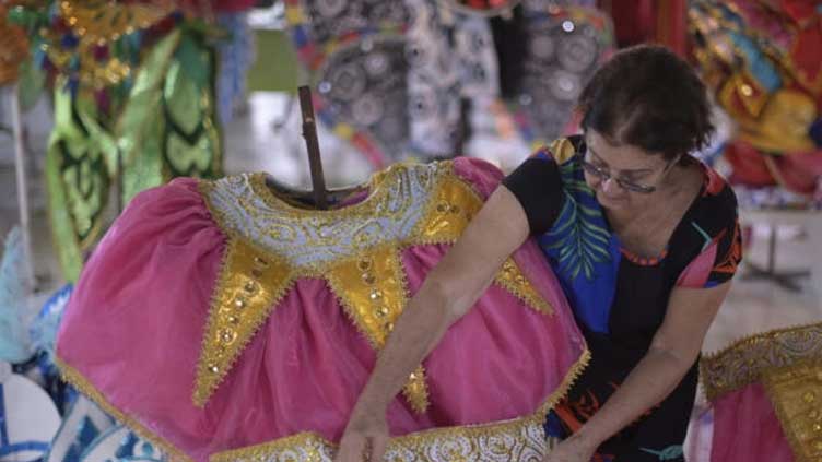  Recycling gives Rio carnival costumes new life