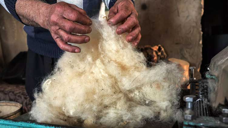  In Lebanese mountains, hatmaker keeps ancient skill alive