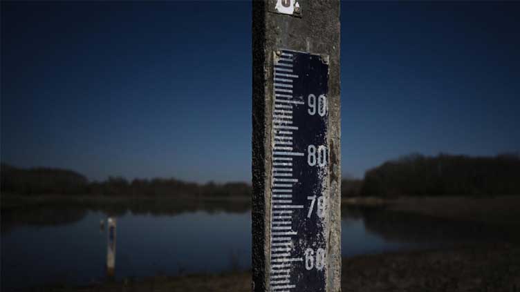  Rain-free France matches record 31-day dry spell