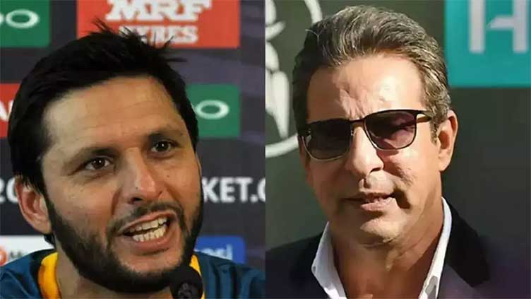 Afridi rebukes Wasim Akram, advises him to spend more time with Kings