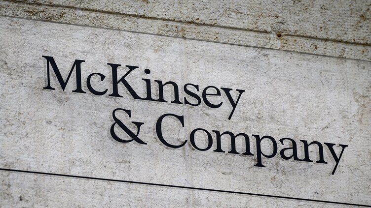 mckinsey-plans-2-000-positions-lay-off-business-dunya-news