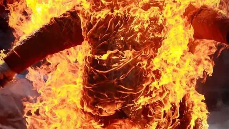 Student set fire to college principal over a grade dispute in India