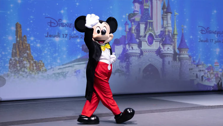 Disney will not replace Mickey Mouse as its official mascot, contrary to online claims