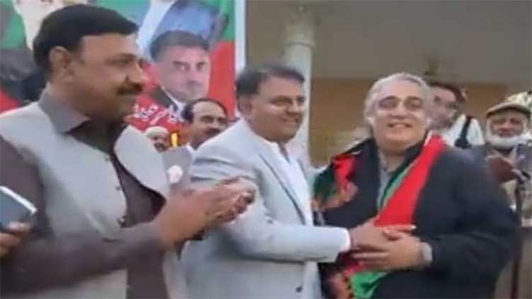 PPP's Ali-uz-Zaman Janjua announces to join PTI from Jhelum