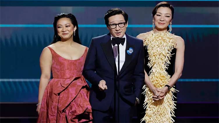 'Everything Everywhere' dominates SAG awards, setting stage for Oscars