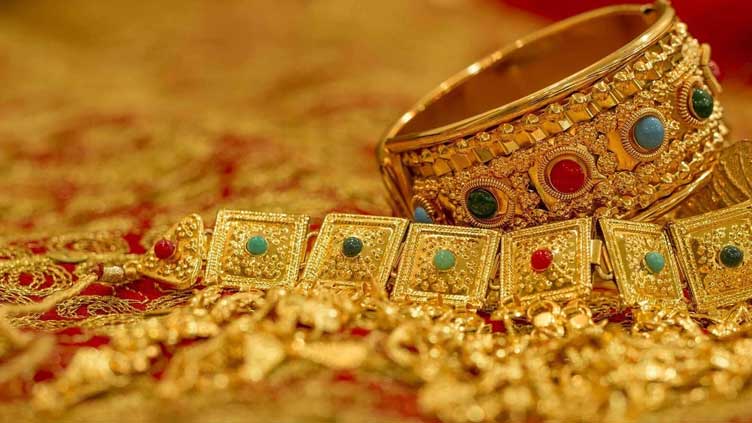 Gold price up by Rs3,300 to Rs187,200 per tola
