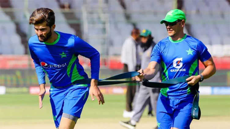 Shaheen Afridi resumes rehab in Karachi