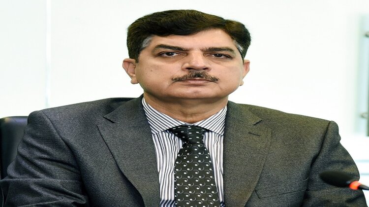 Malik Akhtar makes surprise visit to government hospitals in Mandi Bahauddin