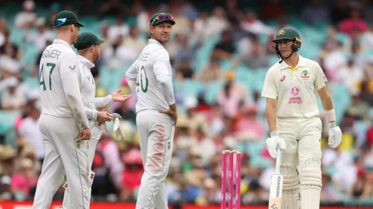 Australia reign on gloomy day one as Proteas frustrated