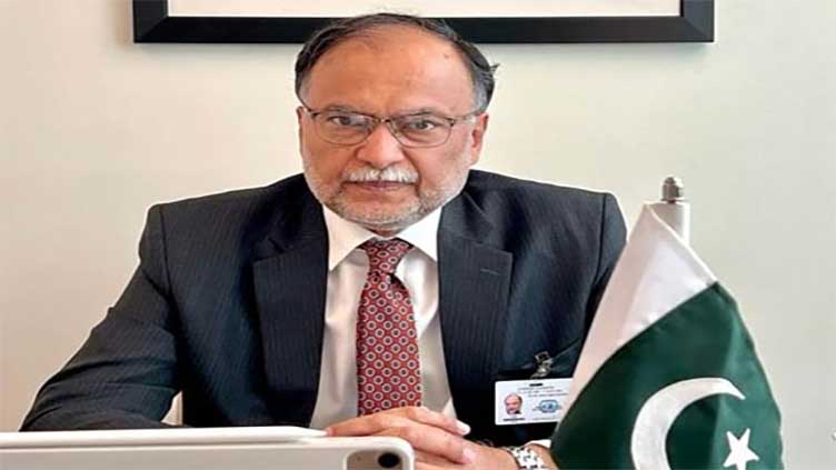 Ahsan Iqbal urges politicians to make joint efforts for country's betterment