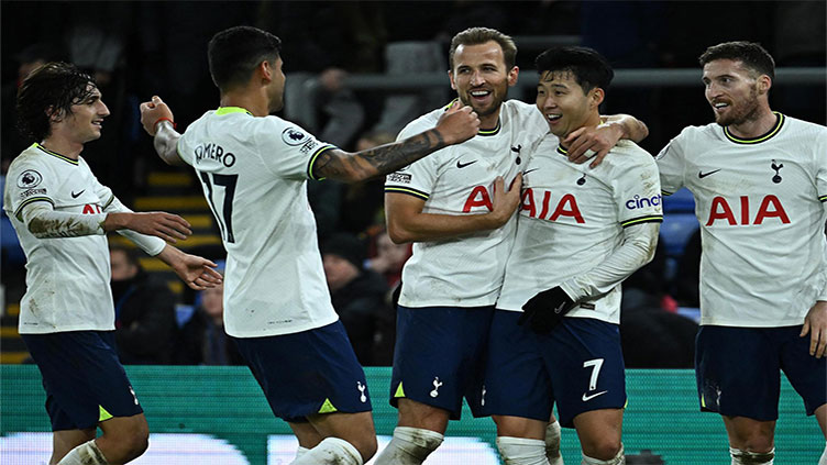 Ruthless Kane lifts Spurs as Forest climb out of drop zone