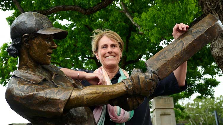 Statue of former women's captain Clark unveiled at Sydney Cricket Ground