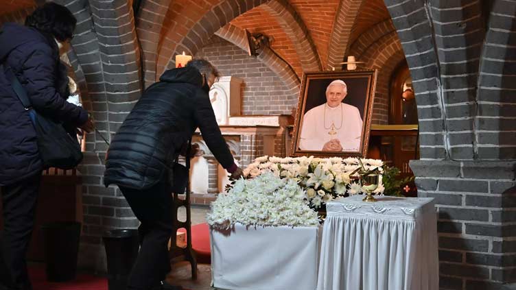 Pope Francis to lead ex-pontiff Benedict's funeral