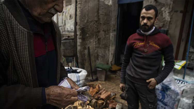  Why has Syria's economic crisis hit a new low?