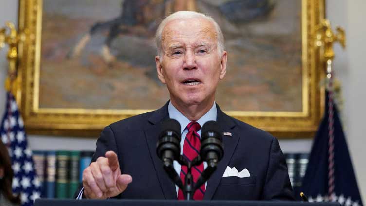  Biden says Putin trying to find 'oxygen' with truce proposal