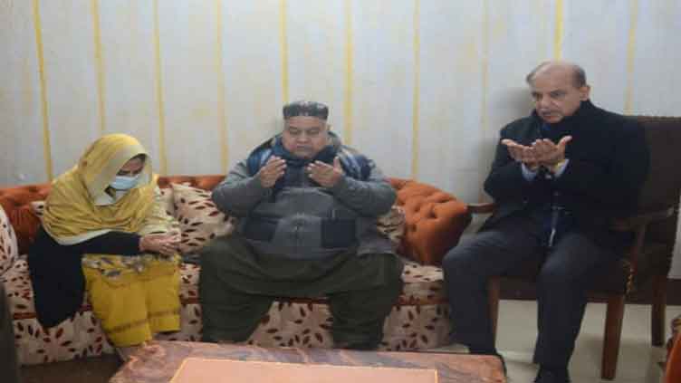 PM condoles with family of martyred ISI CTD wing's director Naveed Sadiq 