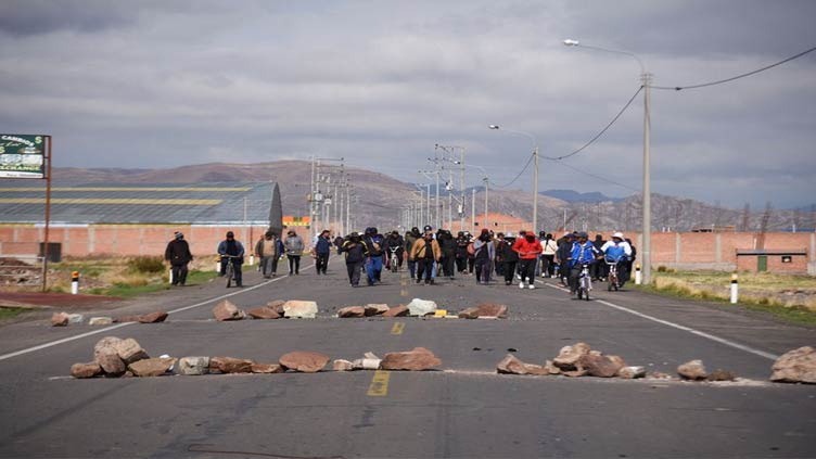 Peru protesters clash with police in airport takeover attempt in Puno