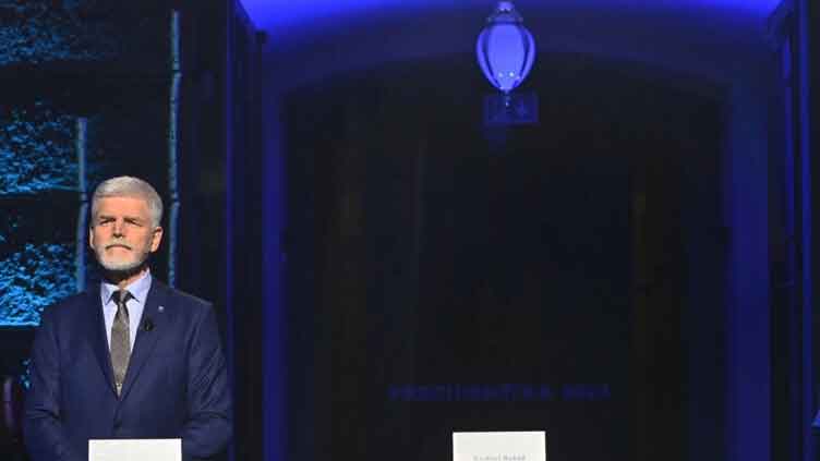 Ex-PM, NATO general, economist lead Czech presidential vote
