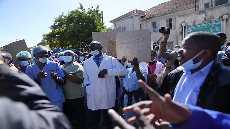 Zimbabwe threatens health workers with jail if they strike