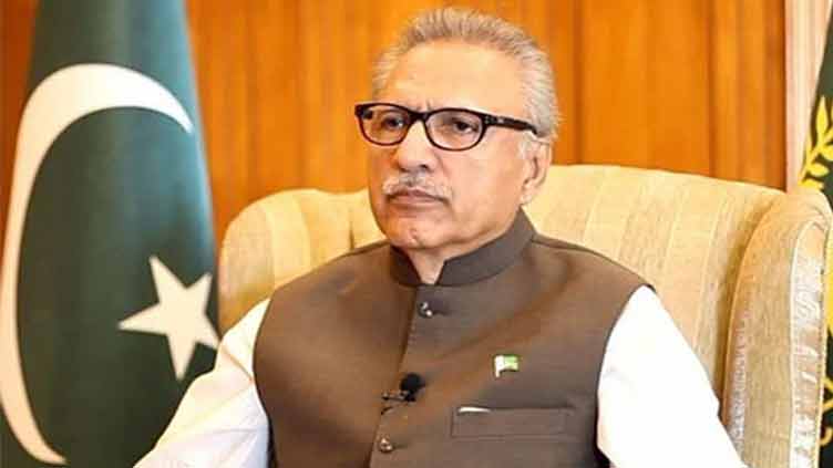 President Alvi identifies 'culprit' behind Imran-Bajwa gulf