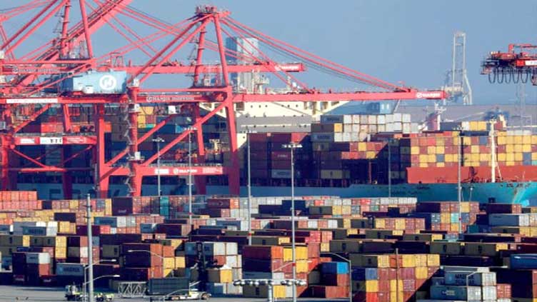 China's exports, imports contract again in Dec on weakening global demand