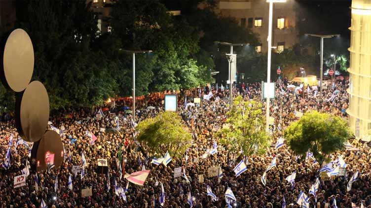 Thousands of Israelis rally against new Netanyahu govt