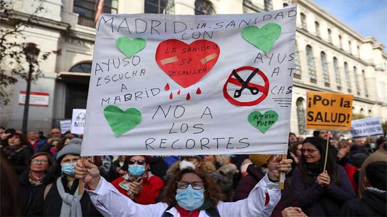 Tens of thousands of Spanish health workers protest for better future