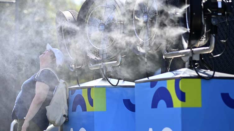 Extreme heat halts play at Australian Open