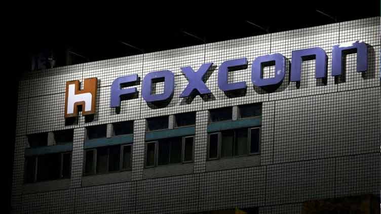 Apple supplier Foxconn replaces iPhone concern  chief