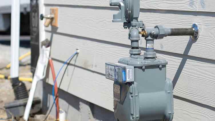 Govt bans new connections owing to gas shortage, Musadik tells Senate