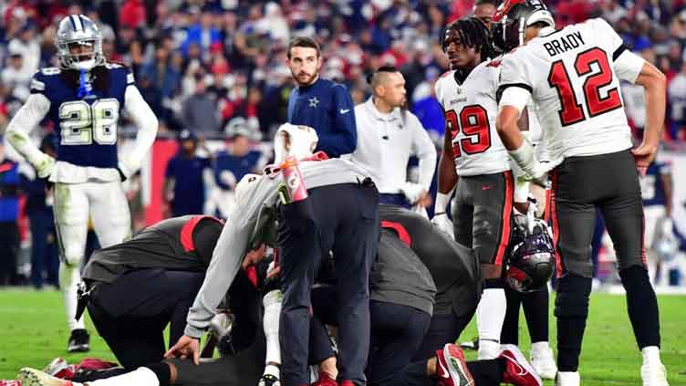 Bucs receiver Gage in hospital after scary hit