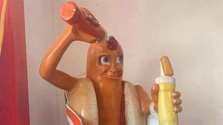 Stolen hot dog statue returned to WVa restaurant owner