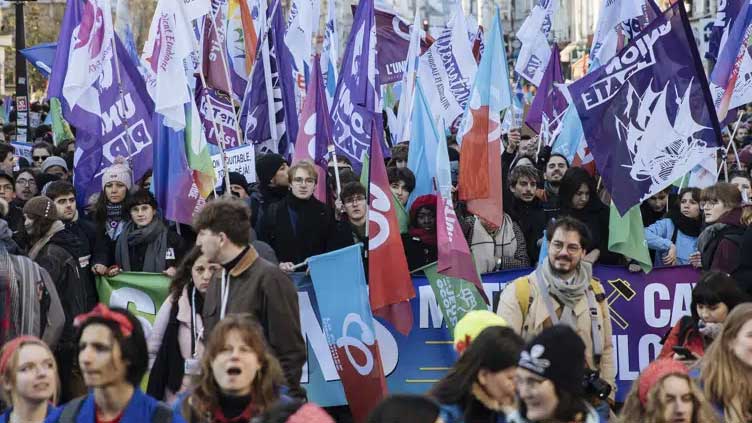  Why Macron, French unions at odds over pensions