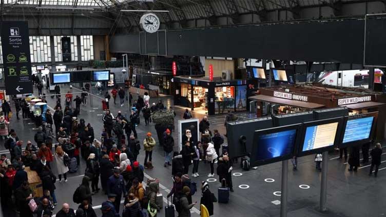  Cable sabotage cuts all traffic from busy Paris station