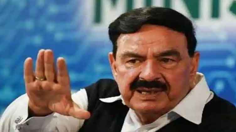 Rashid suggests Imran to stage train march from Karachi
