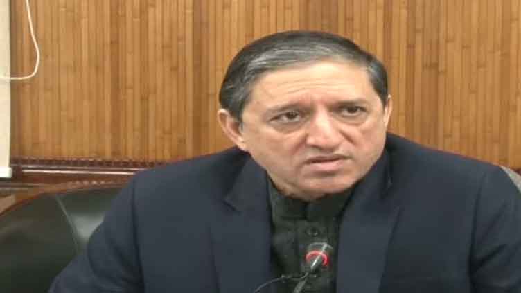 Mandviwalla hits out at Imran for levelling allegations against Zardari