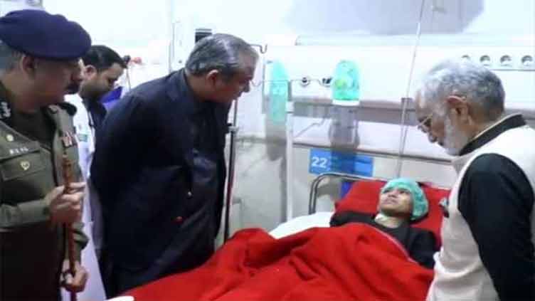 Punjab interim CM pays surprise visit to Mayo Hospital