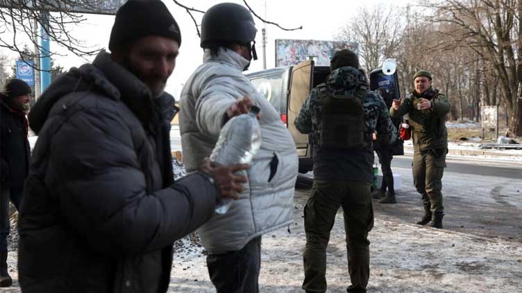  At Ukraine front, embattled Bakhmut residents desperate for water