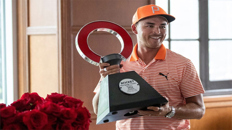 Fowler snaps four-year win drought with PGA playoff victory