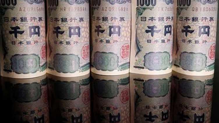 Yen tentative, dollar soft as traders weigh Fed rate hike path