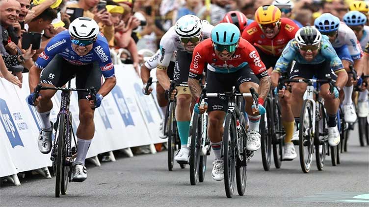 Falls mar Tour de France stage finale as Philipsen wins again